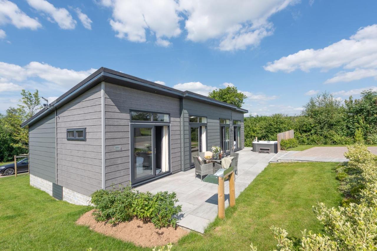 Primrose Lodge, 25 Roadford Lake Lodges Lifton ภายนอก รูปภาพ