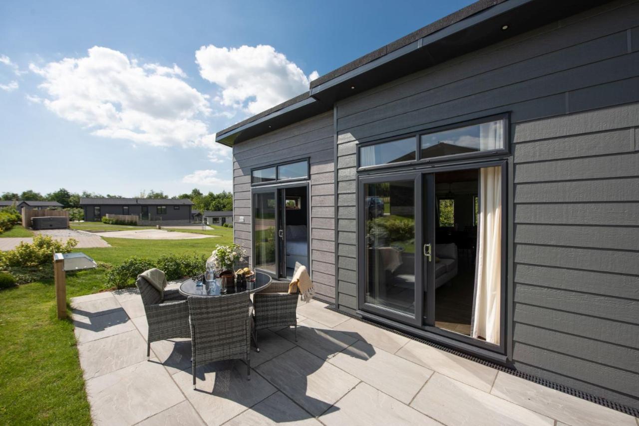 Primrose Lodge, 25 Roadford Lake Lodges Lifton ภายนอก รูปภาพ