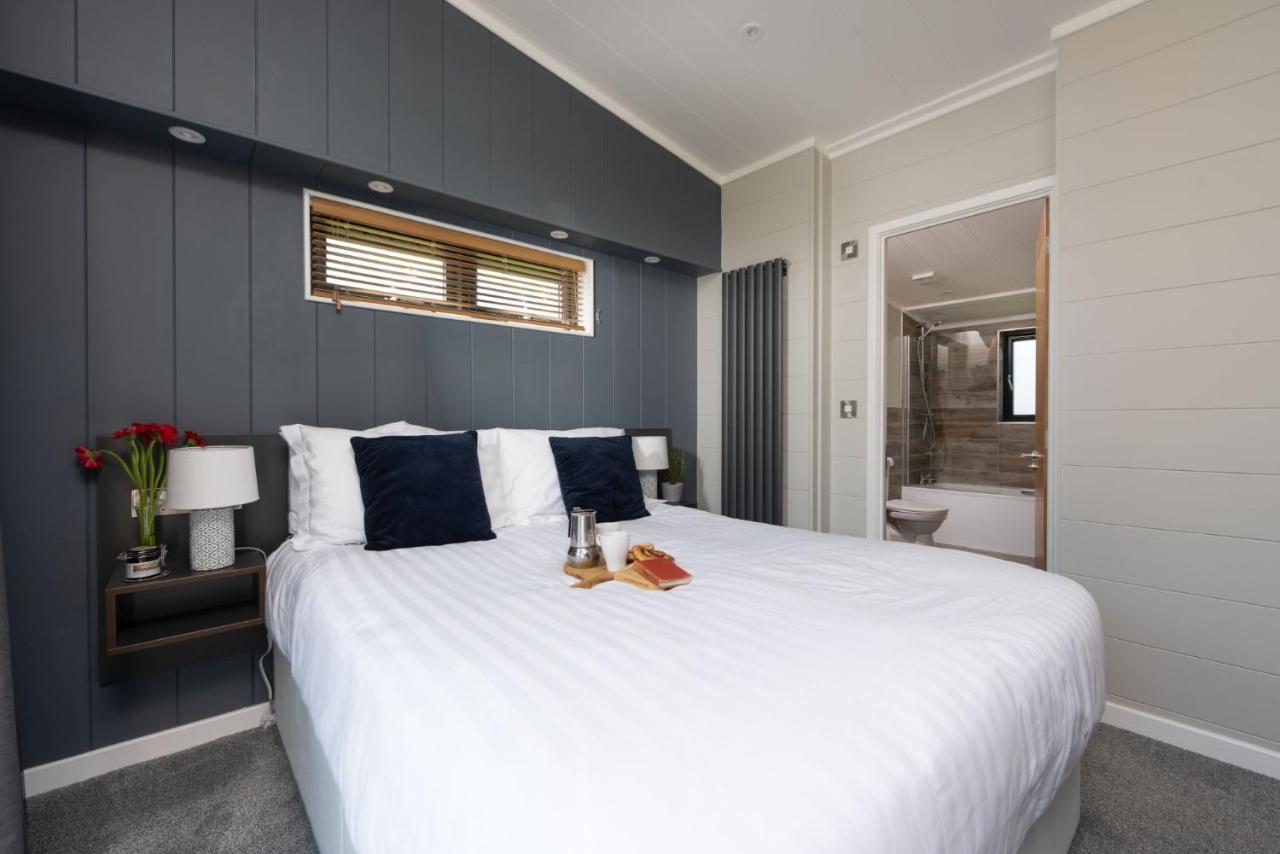 Primrose Lodge, 25 Roadford Lake Lodges Lifton ภายนอก รูปภาพ