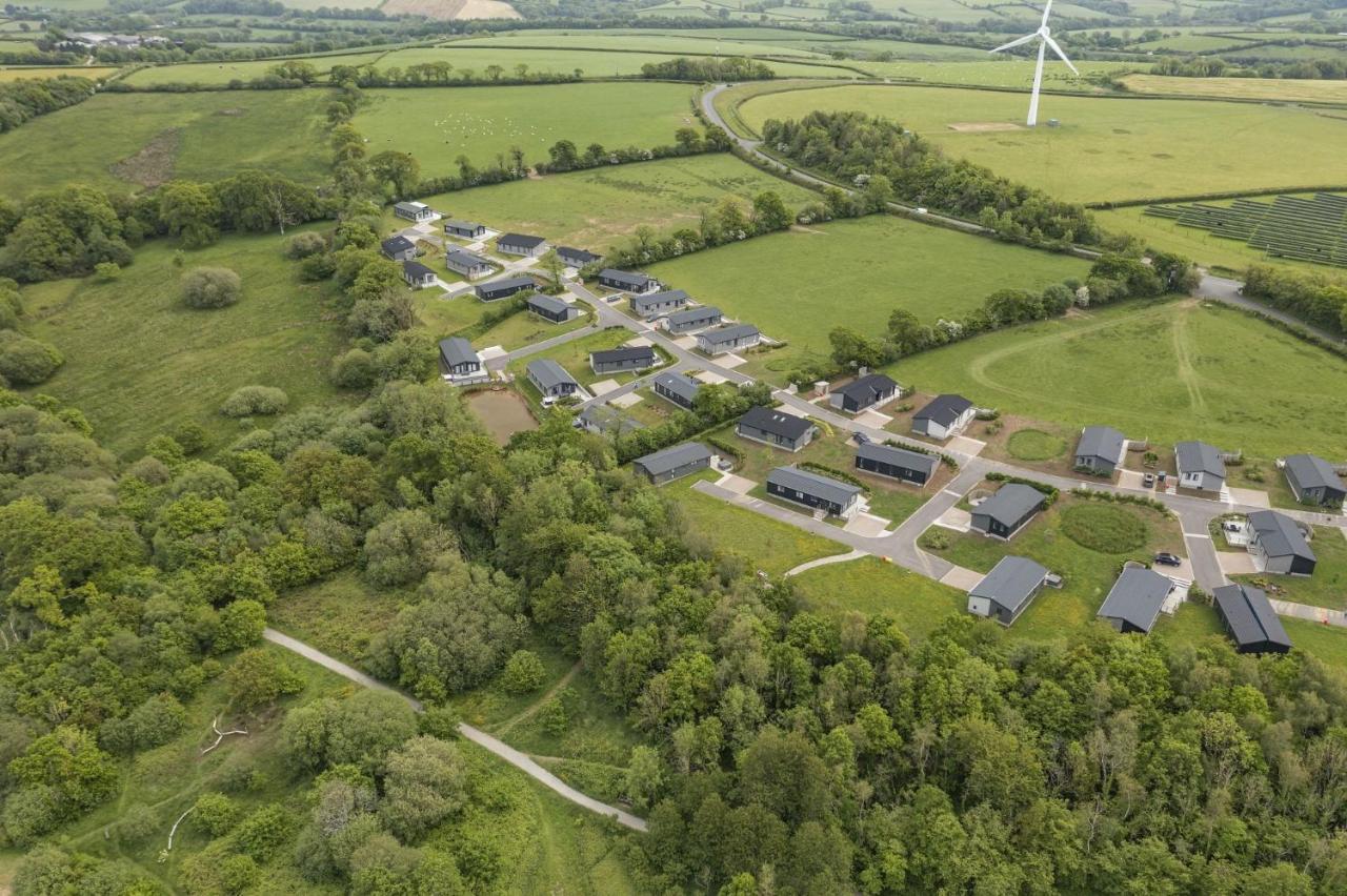 Primrose Lodge, 25 Roadford Lake Lodges Lifton ภายนอก รูปภาพ