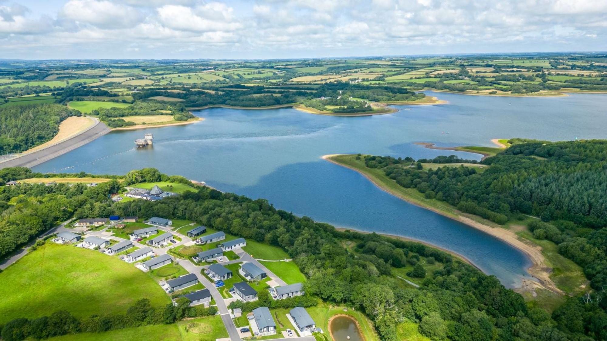 Primrose Lodge, 25 Roadford Lake Lodges Lifton ภายนอก รูปภาพ